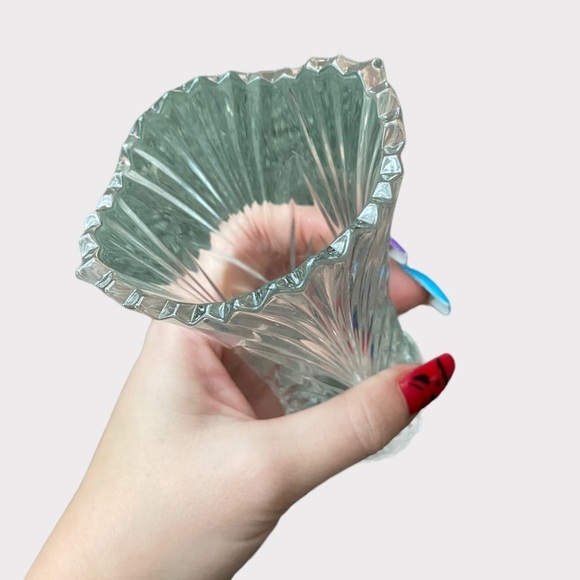 𝅺VINTAGE | Crystal Short Bud Vase #1 - Picture 2 of 5